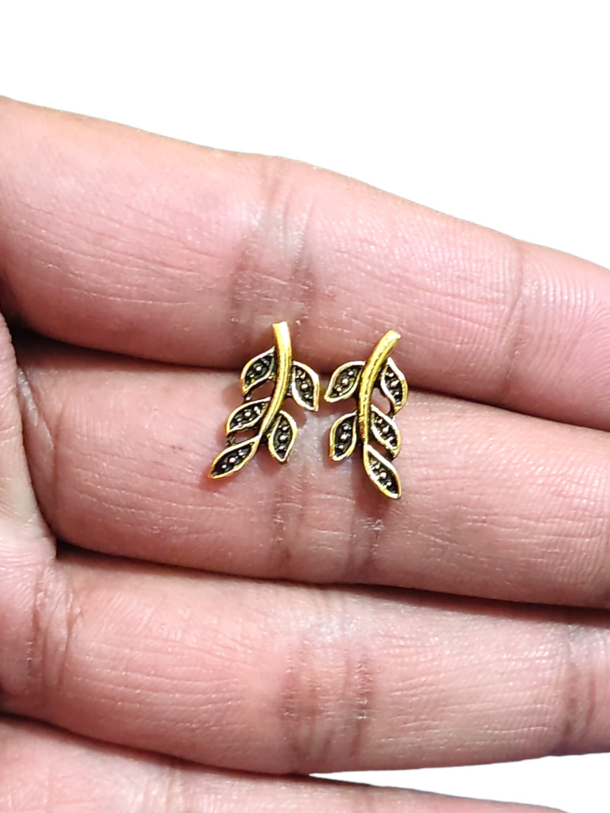 Golden Leaf Tiny Studs (3)