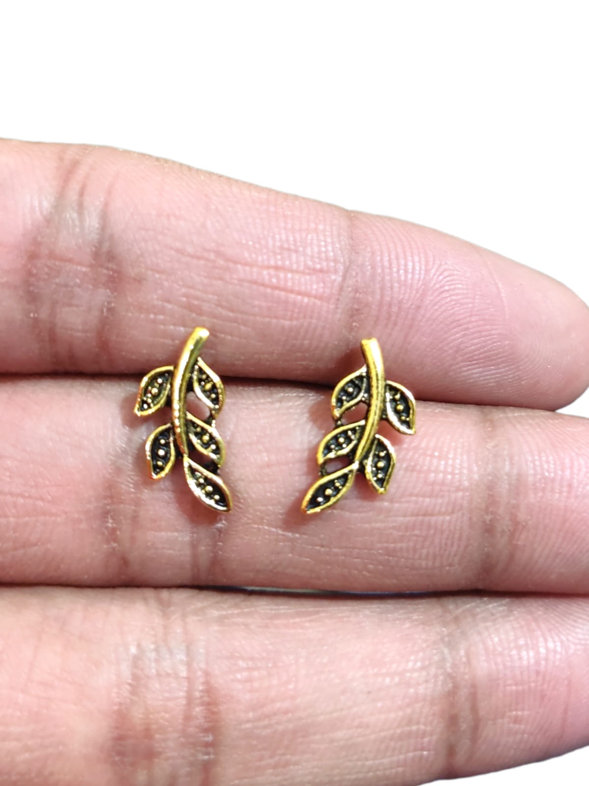 Golden Leaf Tiny Studs (4)